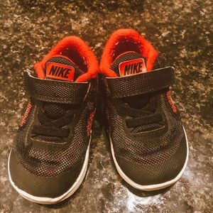 Nike baby/walker shoes size 4